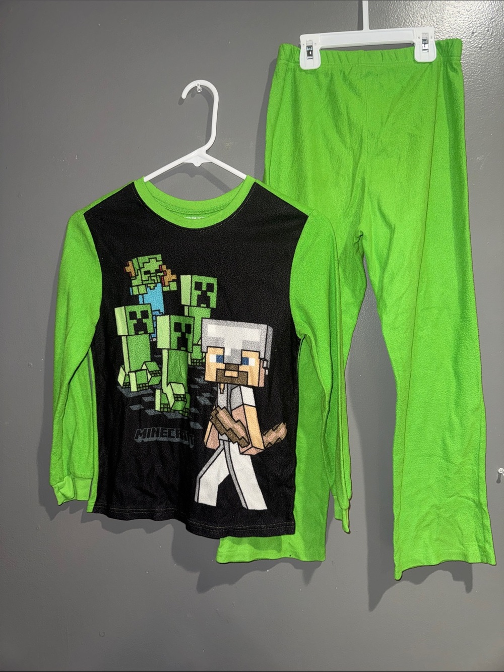 Boys Minecraft Creeper Graphic Long-Sleeve Pajama Set - Green/Black